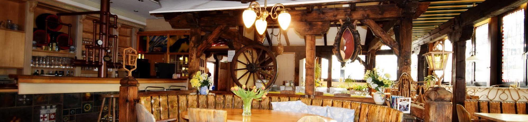 Hotel & Restaurant Main Taunus Хоххайм-ам-Майн Экстерьер фото